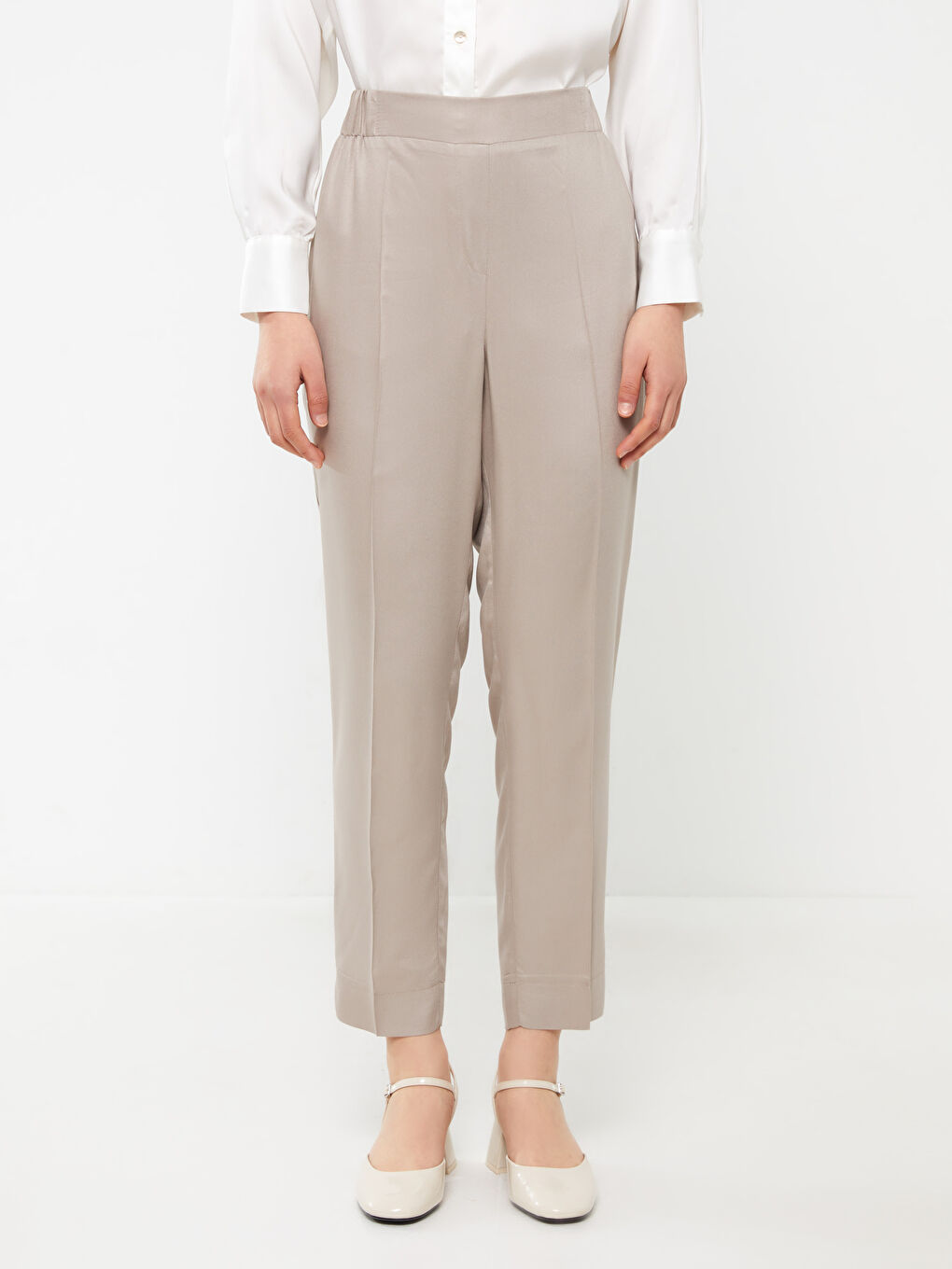 LCWAIKIKI Classic Women's Carrot Fit Plain Trousers -S3HK19Z8-GD0