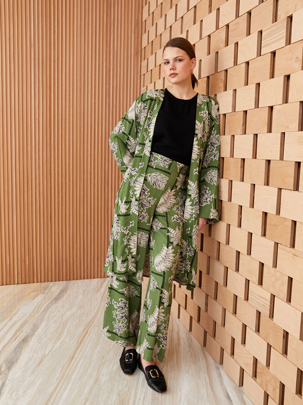 Yeşil Beli Lastikli Desenli Geniş Paça Kadın Pantolon