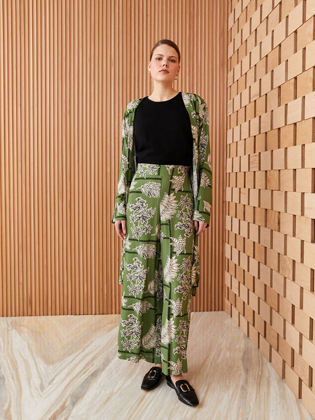 Yeşil Beli Lastikli Desenli Geniş Paça Kadın Pantolon-1