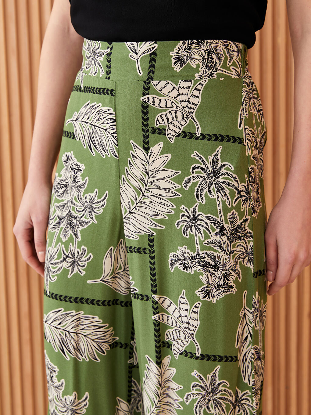 Yeşil Beli Lastikli Desenli Geniş Paça Kadın Pantolon-2
