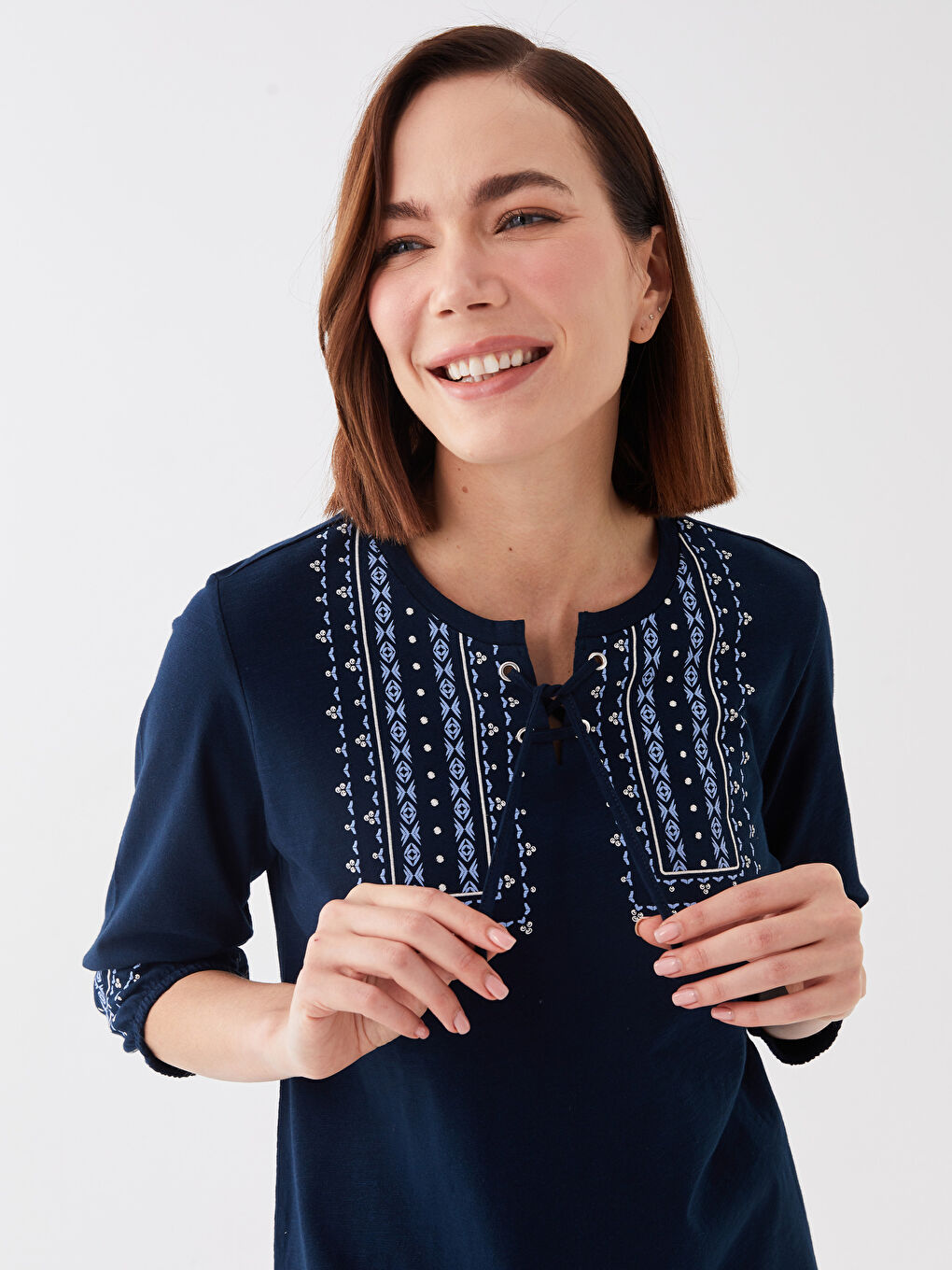 LCW Grace Tie Neck Embroidered Women's Blouse -S3HK59Z8-E1J