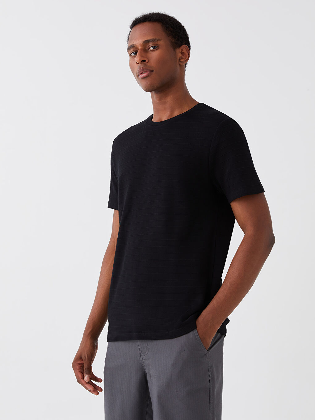 Siyah Bisiklet Yaka Penye Erkek Tişört-1