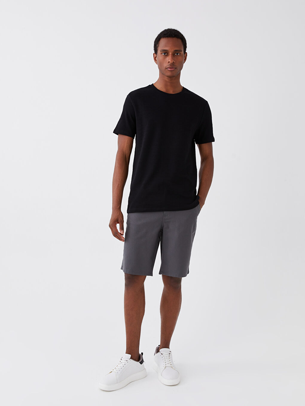 Siyah Bisiklet Yaka Penye Erkek Tişört-2