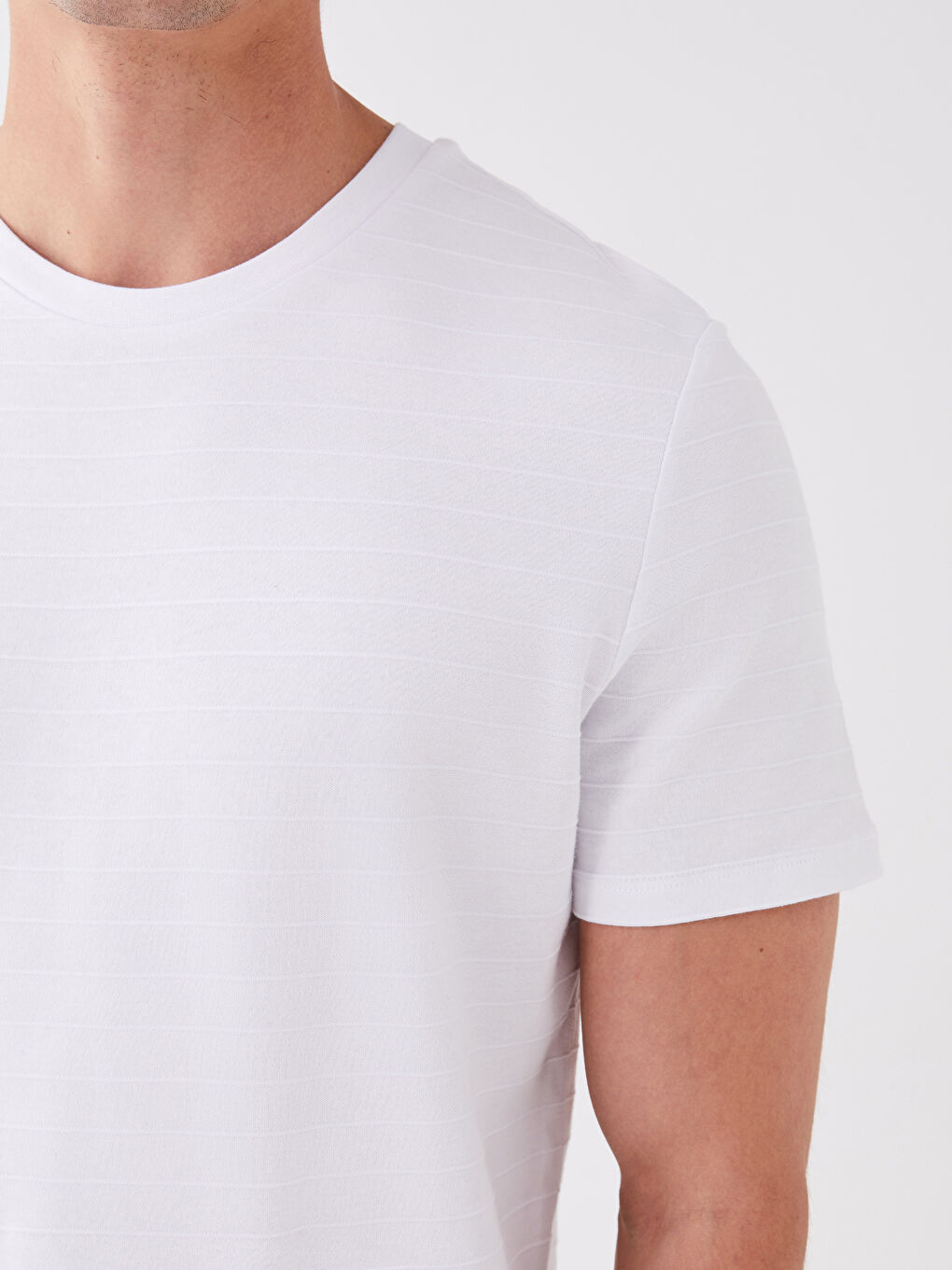 تيشيرت رجالي بياقة دائرية قماش جيرسي-3