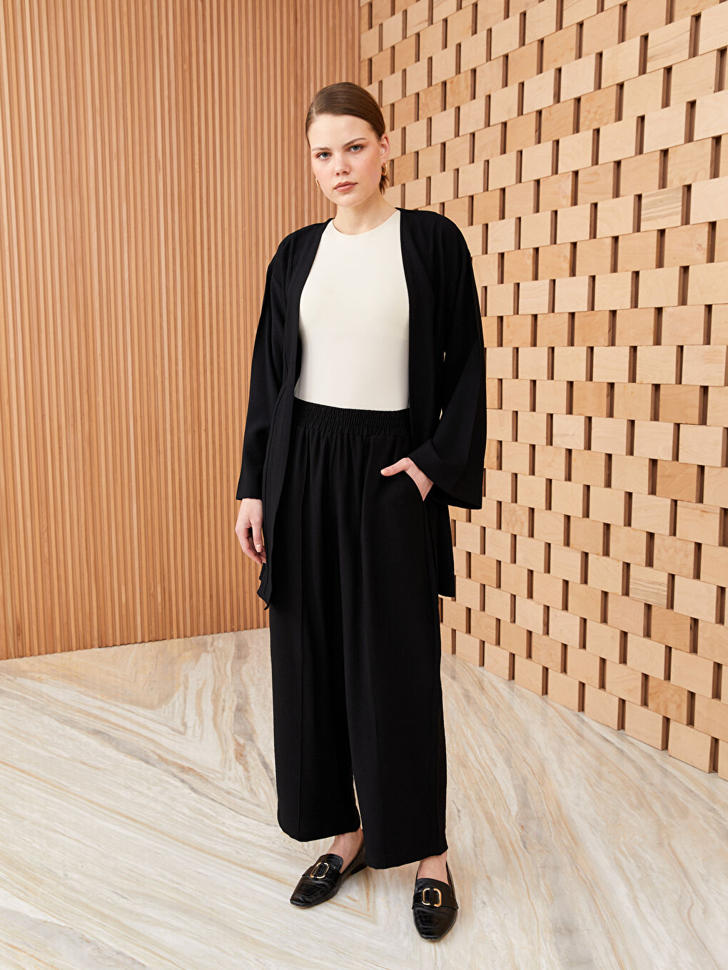 بنطلون نسائي بقصة مريحة وخصر مطاطي-1