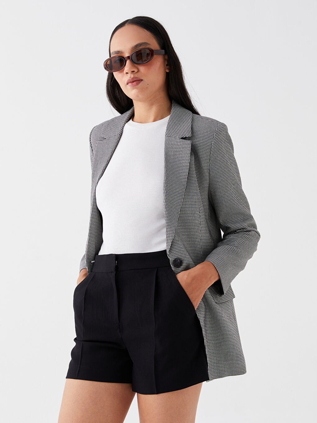 Siyah Yüksek Bel Rahat Kalıp Kadın Şort-1