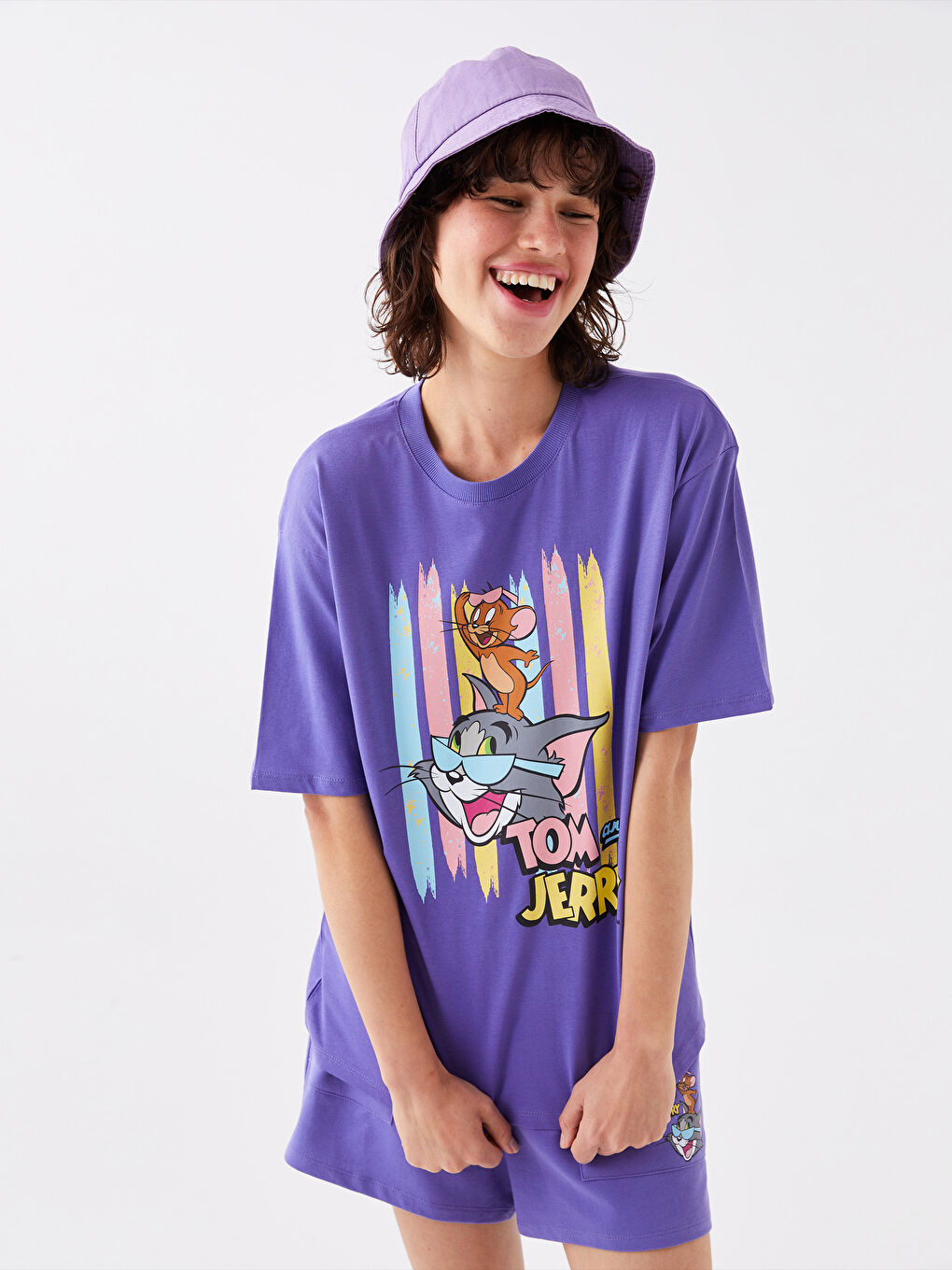 Mor Bisiklet Yaka Tom & Jerry Baskılı Oversize Kadın Tişört