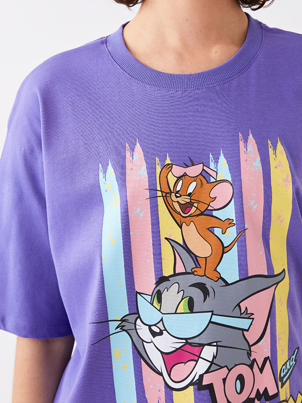 Mor Bisiklet Yaka Tom & Jerry Baskılı Oversize Kadın Tişört-3