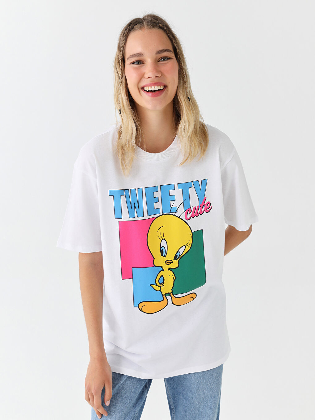 Beyaz Bisiklet Yaka Tweety Baskılı Oversize Kadın Tişört