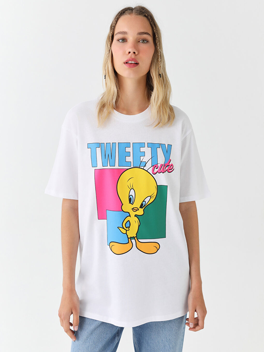 Beyaz Bisiklet Yaka Tweety Baskılı Oversize Kadın Tişört-1