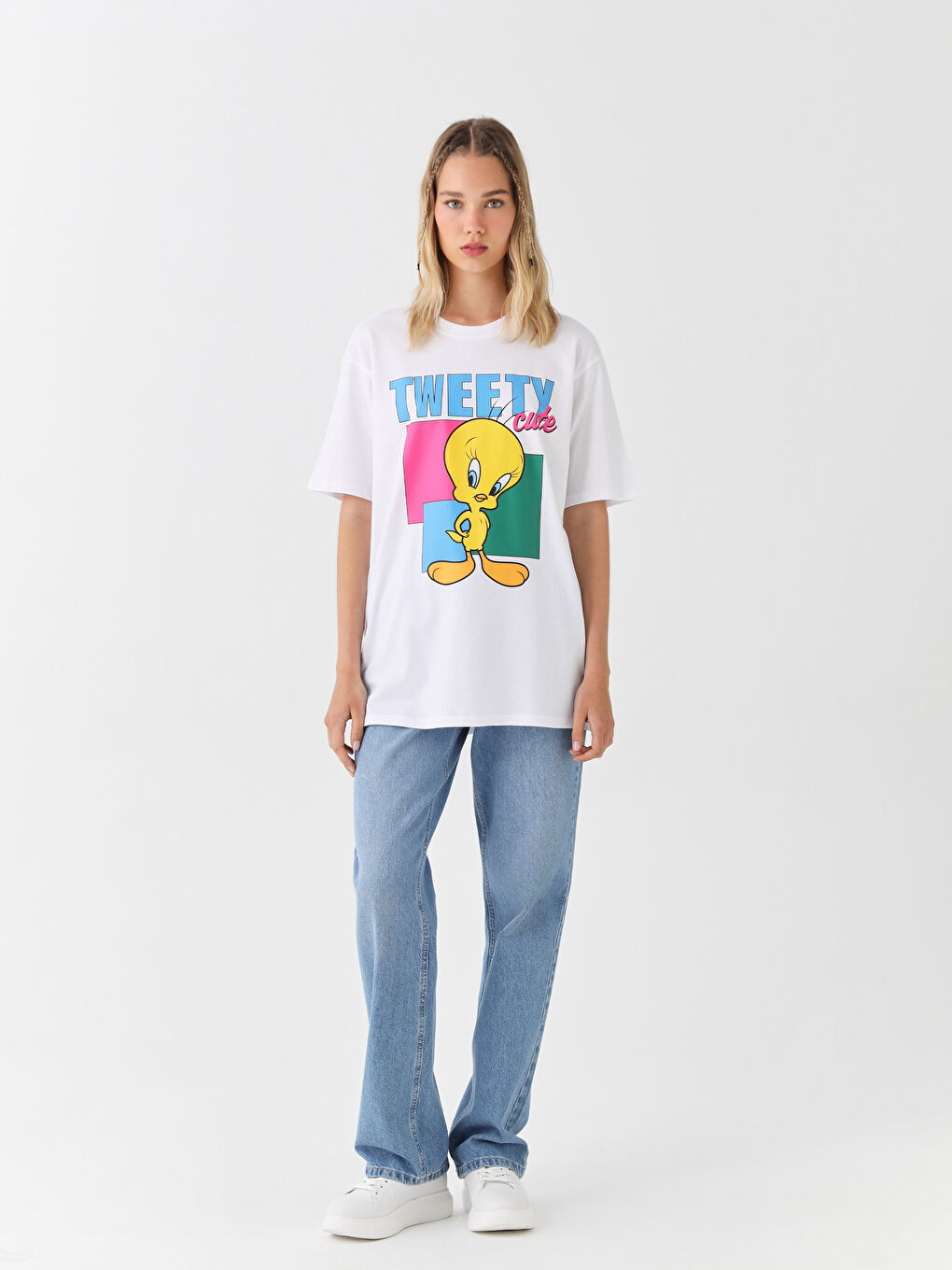 Beyaz Bisiklet Yaka Tweety Baskılı Oversize Kadın Tişört-2