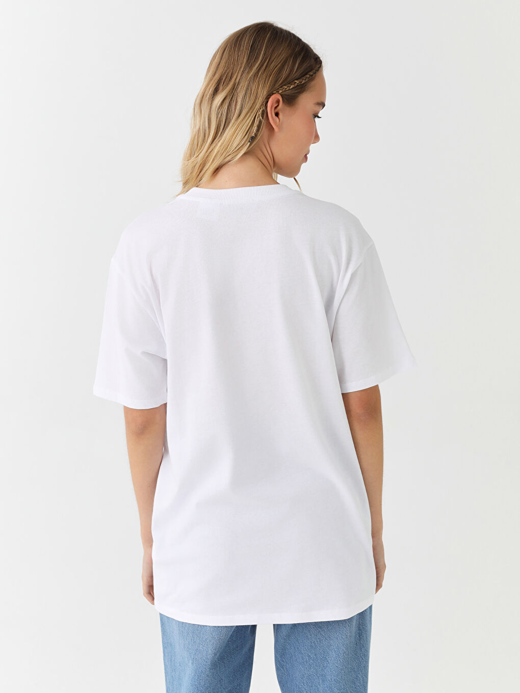 Beyaz Bisiklet Yaka Tweety Baskılı Oversize Kadın Tişört-4