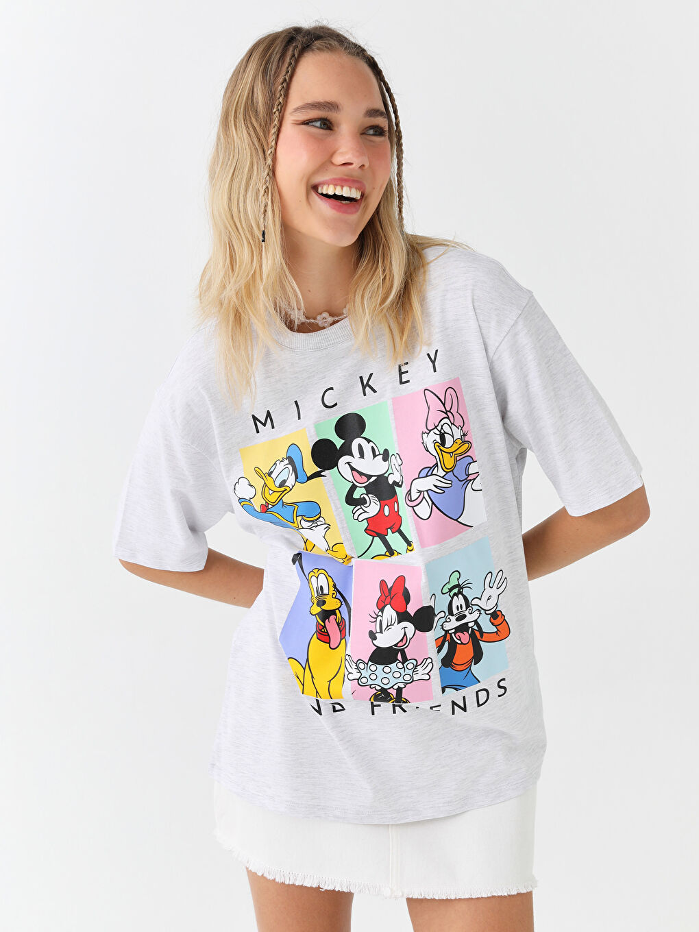 Gri Bisiklet Yaka Mickey Mouse Baskılı Kısa Kollu Oversize Kadın Tişört