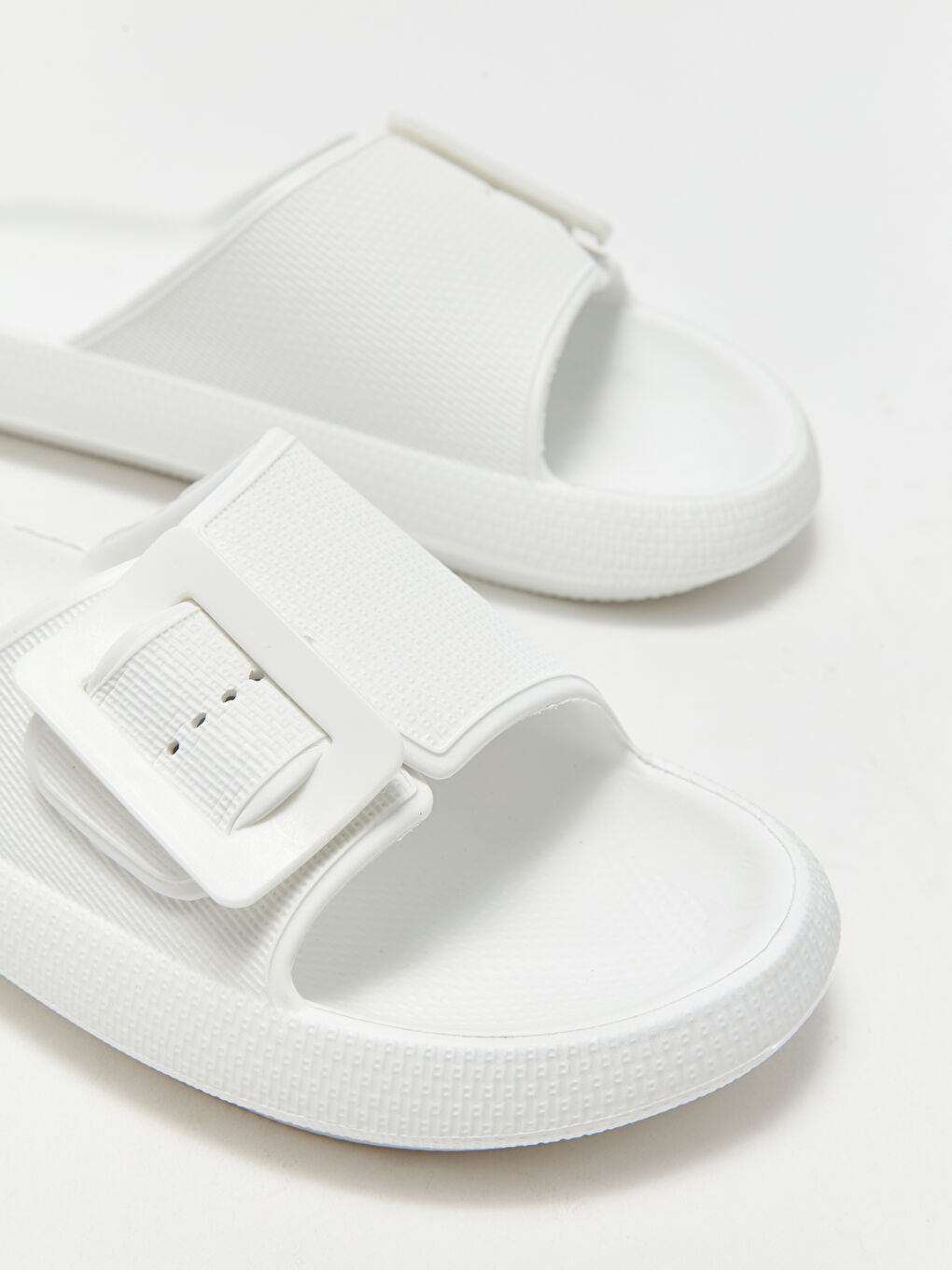 Single Band Buckled Women's Slippers-2