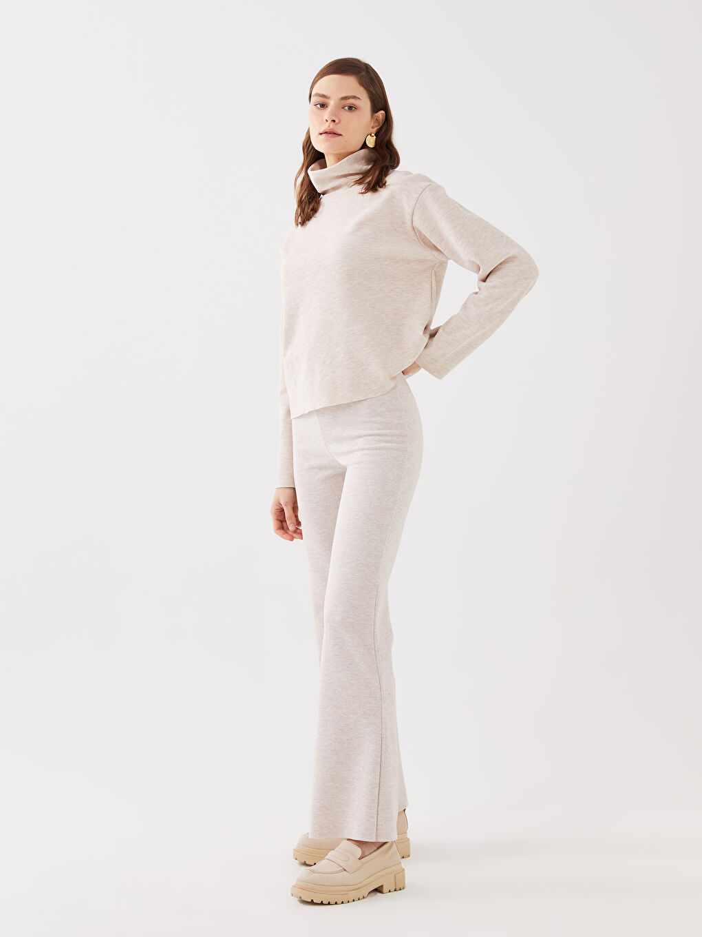 Bej Beli Lastikli Düz Geniş Paça Kadın Eşofman Altı-1