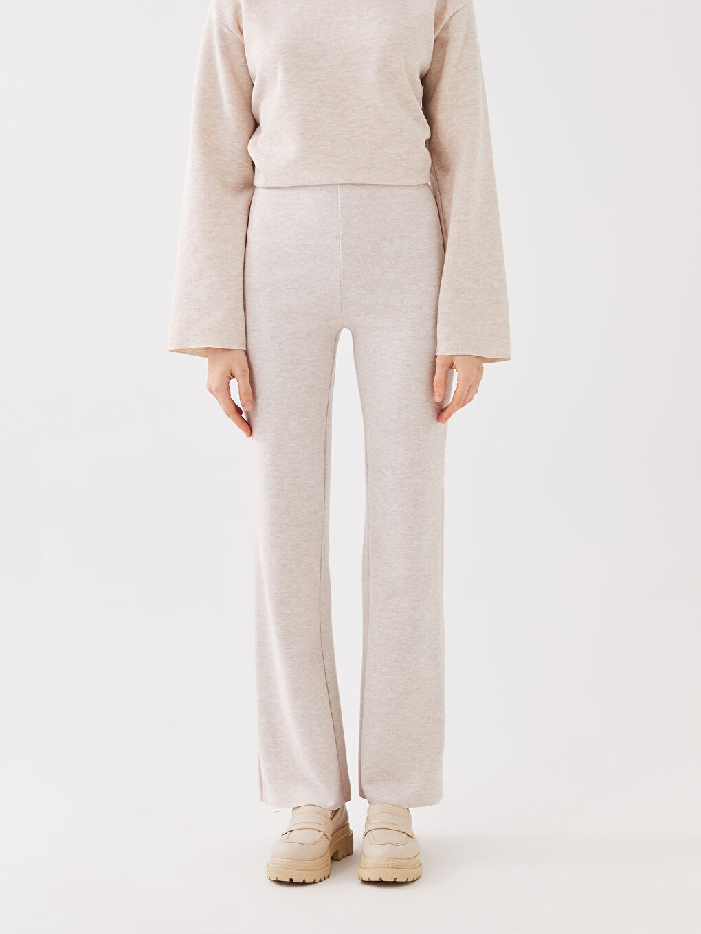 Bej Beli Lastikli Düz Geniş Paça Kadın Eşofman Altı-3