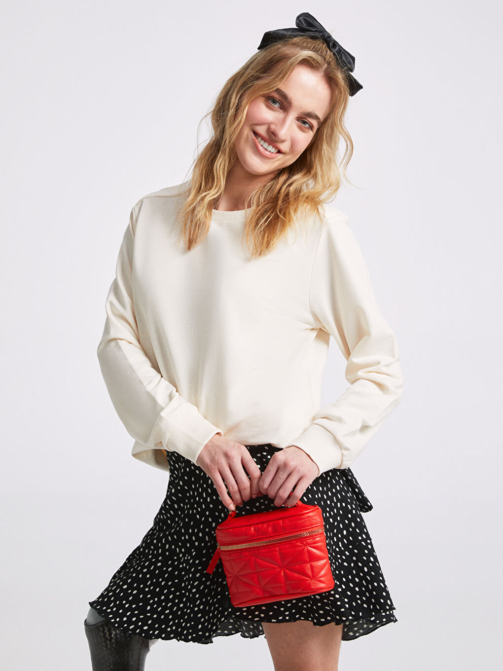 Ekru Bisiklet Yaka Düz Uzun Kollu Kadın Sweatshirt-1