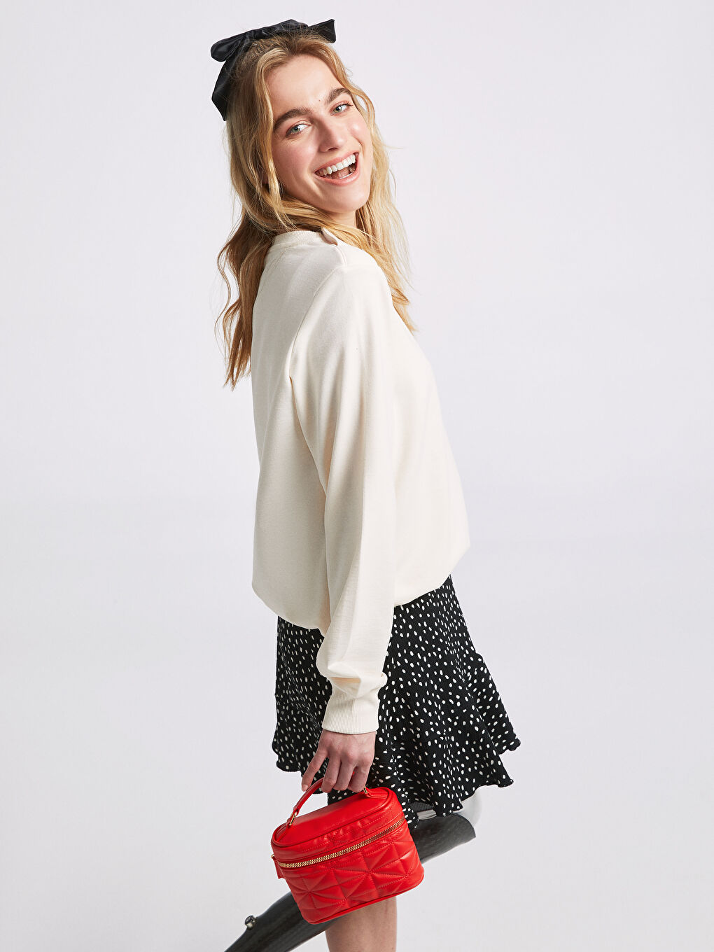 Ekru Bisiklet Yaka Düz Uzun Kollu Kadın Sweatshirt-2