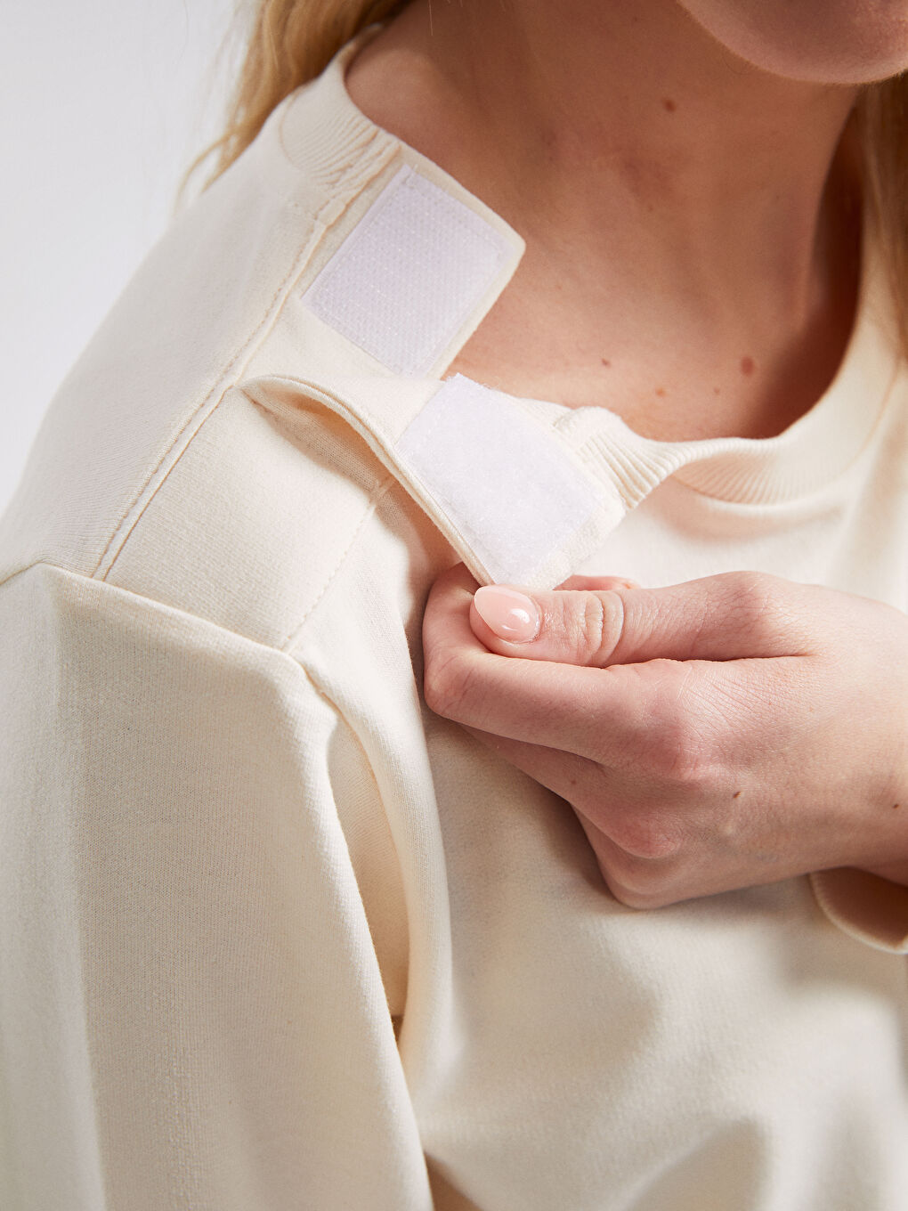 Ekru Bisiklet Yaka Düz Uzun Kollu Kadın Sweatshirt-4