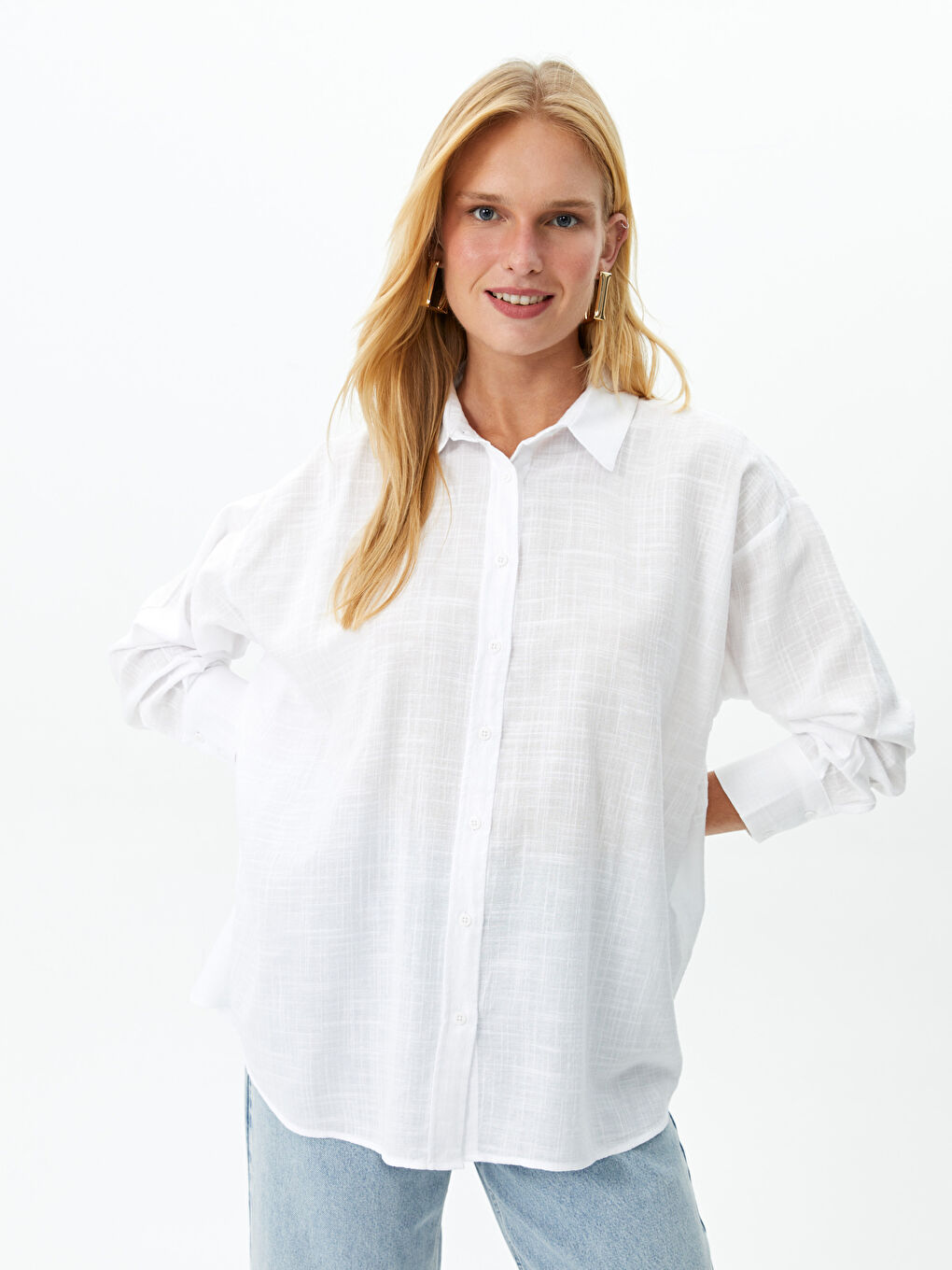 Beyaz Düz Uzun Kollu Oversize Kadın Gömlek