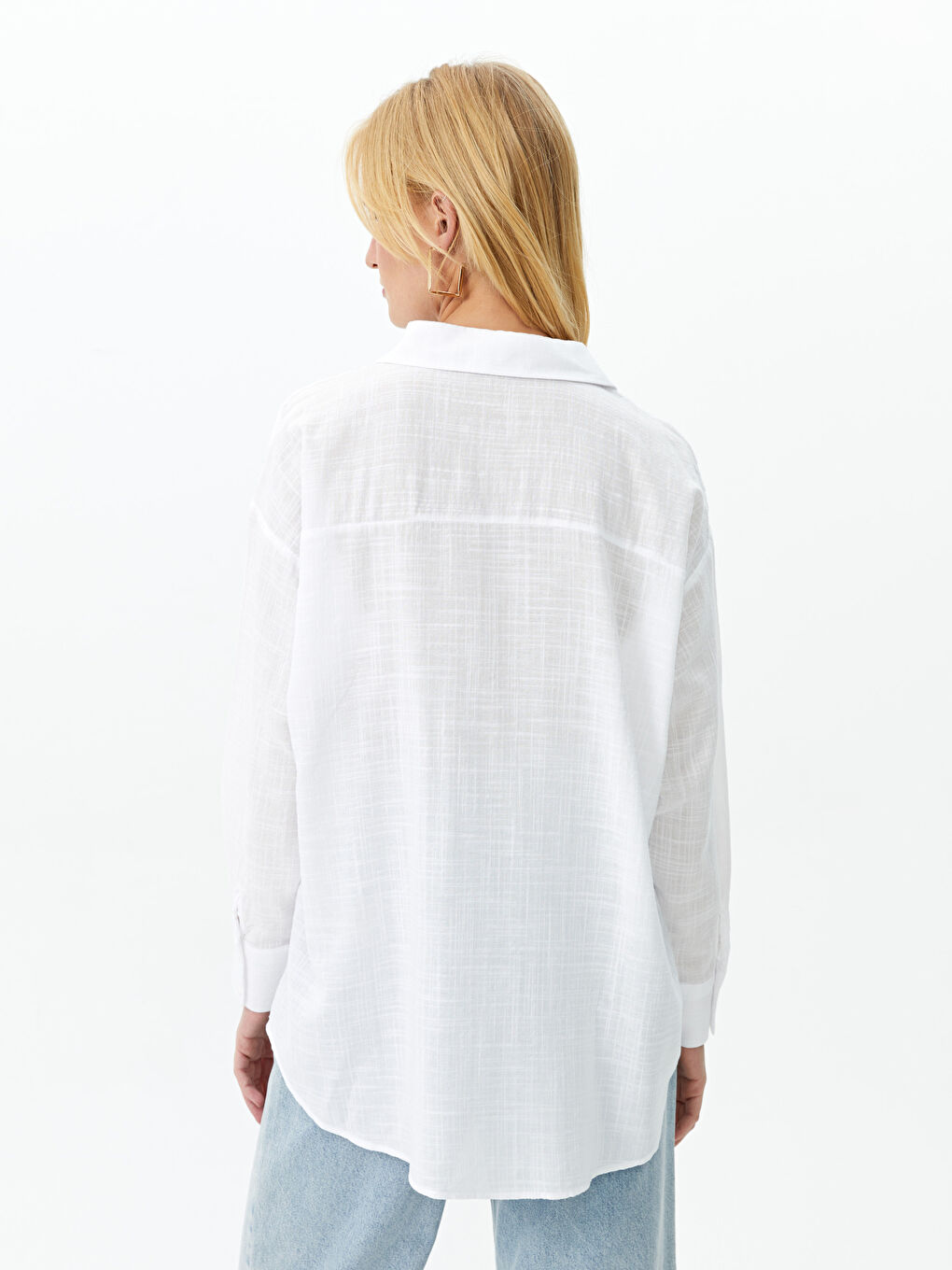 Beyaz Düz Uzun Kollu Oversize Kadın Gömlek-4