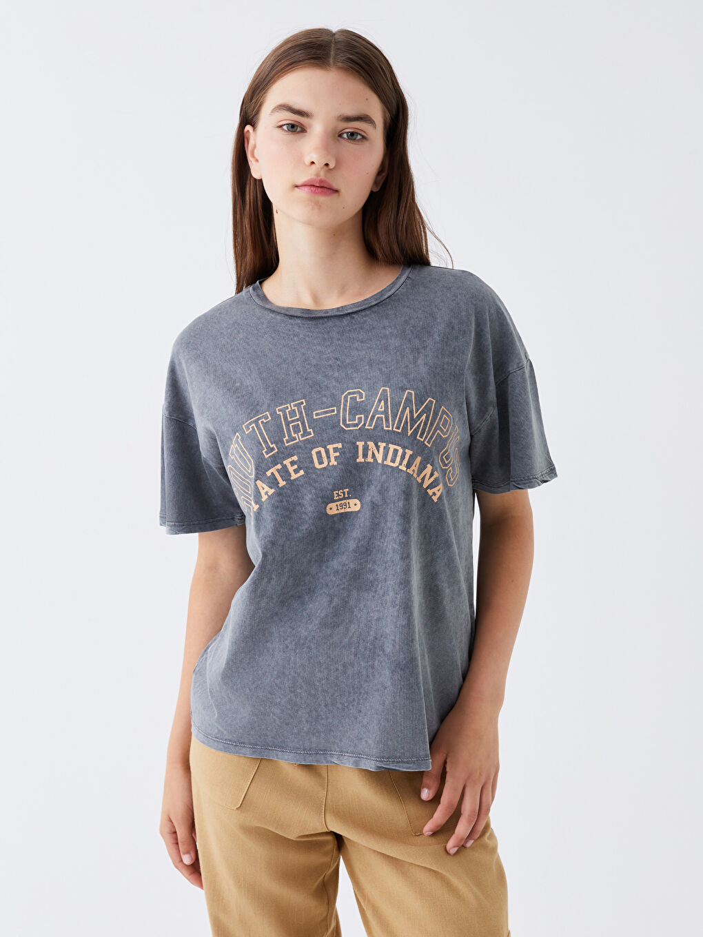 Antrasit Bisiklet Yaka Baskılı Kısa Kollu Kadın Tişört