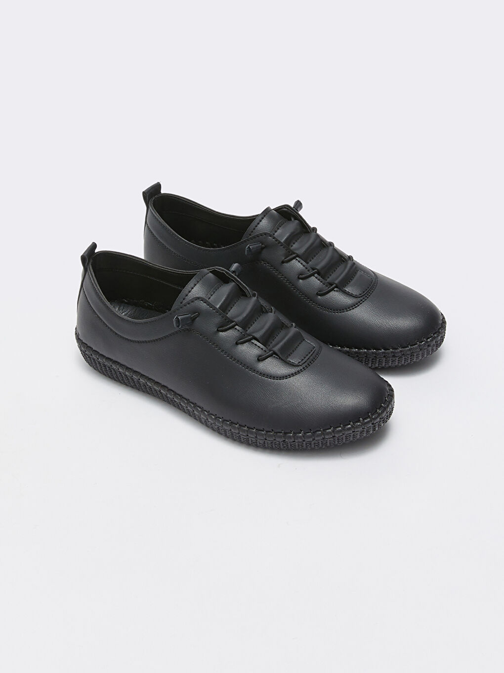 Klasične ženske cipele na pertlanje od eko kože