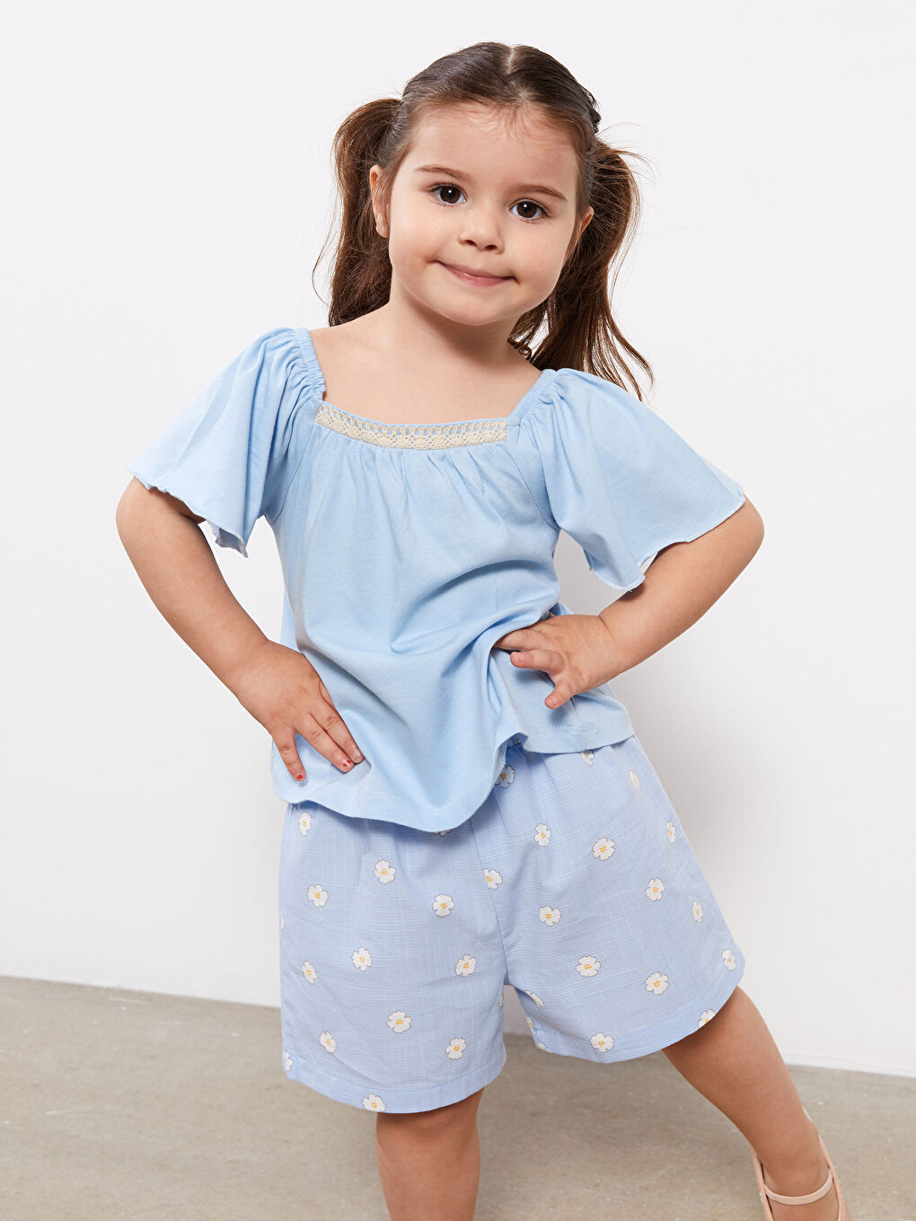 Mavi Kayık Yaka Kız Bebek Bluz ve Şort 2'li Takım-2