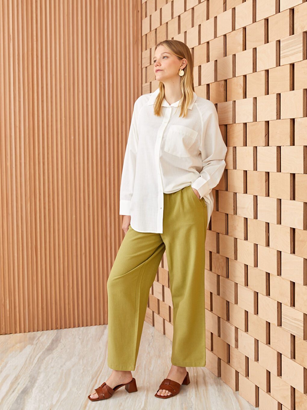 Elastic Waist Relaxed Fit Plain Linen Blend Women's Trousers-1