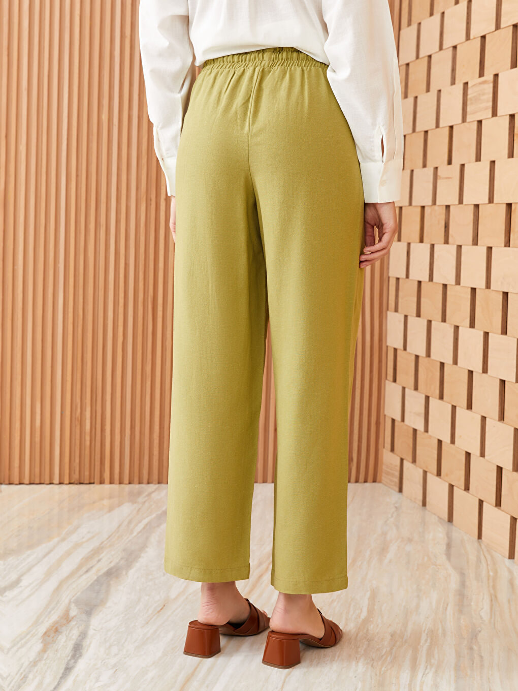 Elastic Waist Relaxed Fit Plain Linen Blend Women's Trousers-4