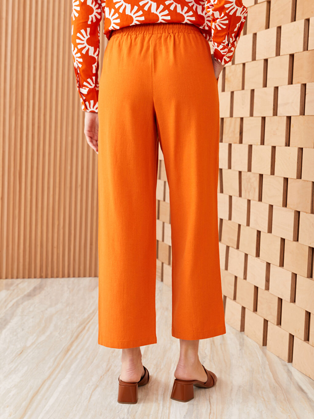 Elastic Waist Relaxed Fit Plain Linen Blend Women's Trousers-5