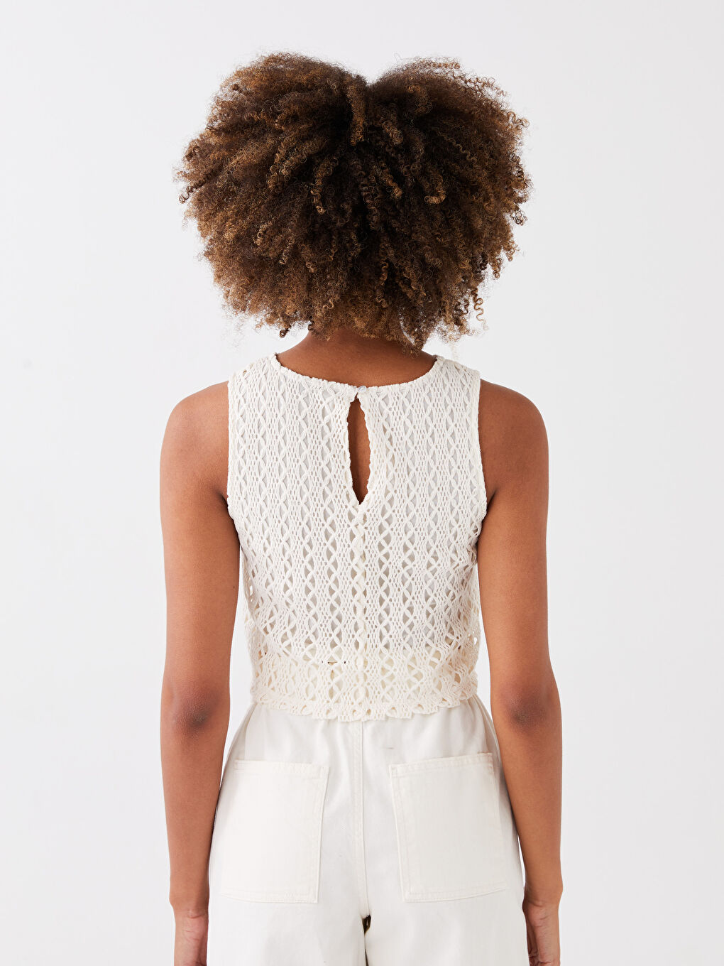 Ekru Bisiklet Yaka Nakışlı Kadın Kroşe Atlet-4