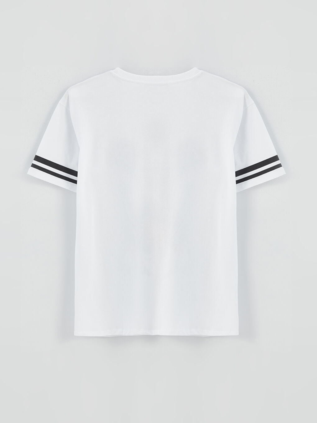 Beyaz Bisiklet Yaka Mickey Mouse Baskılı Kısa Kollu Kadın Tişört-6