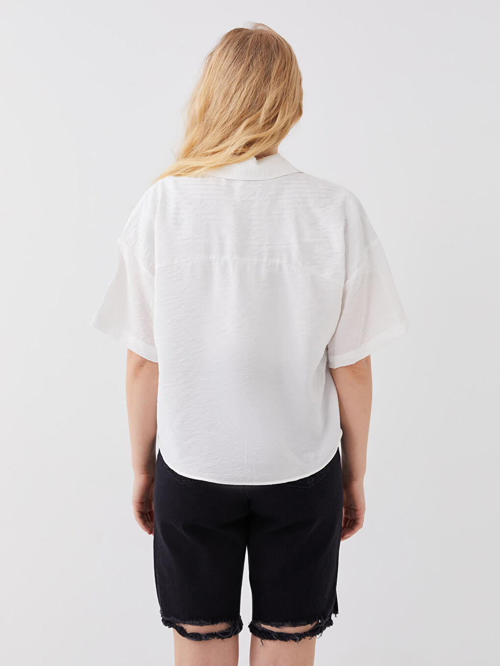 Beyaz Düz Kısa Kollu Oversize Poplin Kadın Gömlek-4