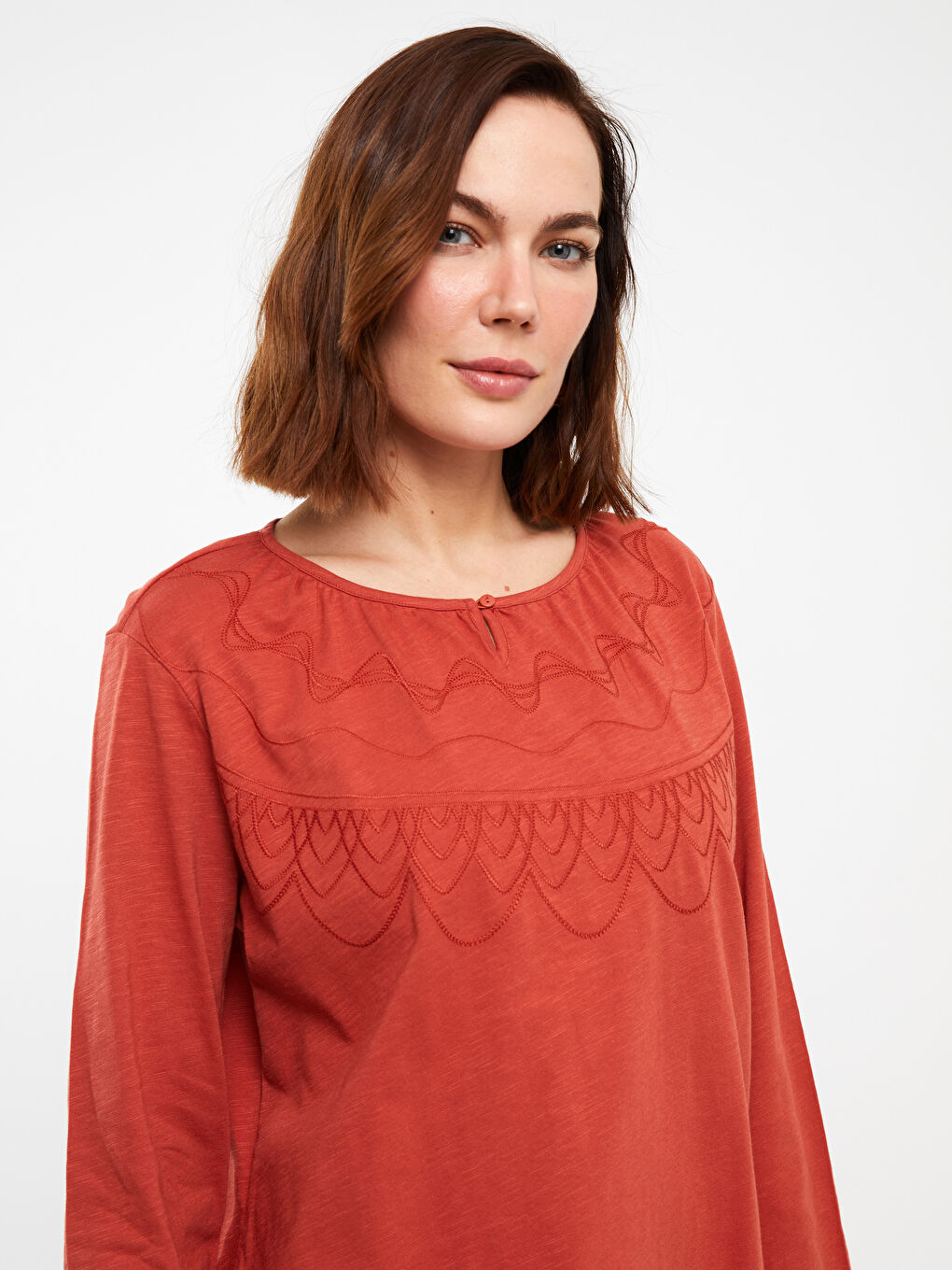 Turuncu Bisiklet Yaka Nakışlı Uzun Kollu Kadın Bluz