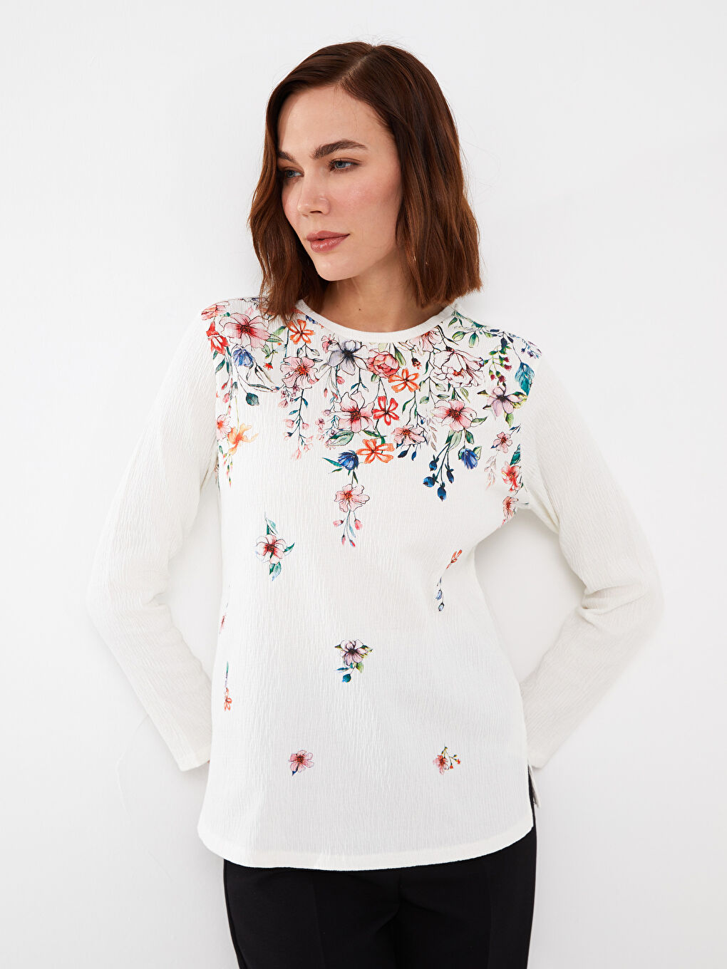 Ekru Bisiklet Yaka Çiçekli Uzun Kollu Kadın Tişört