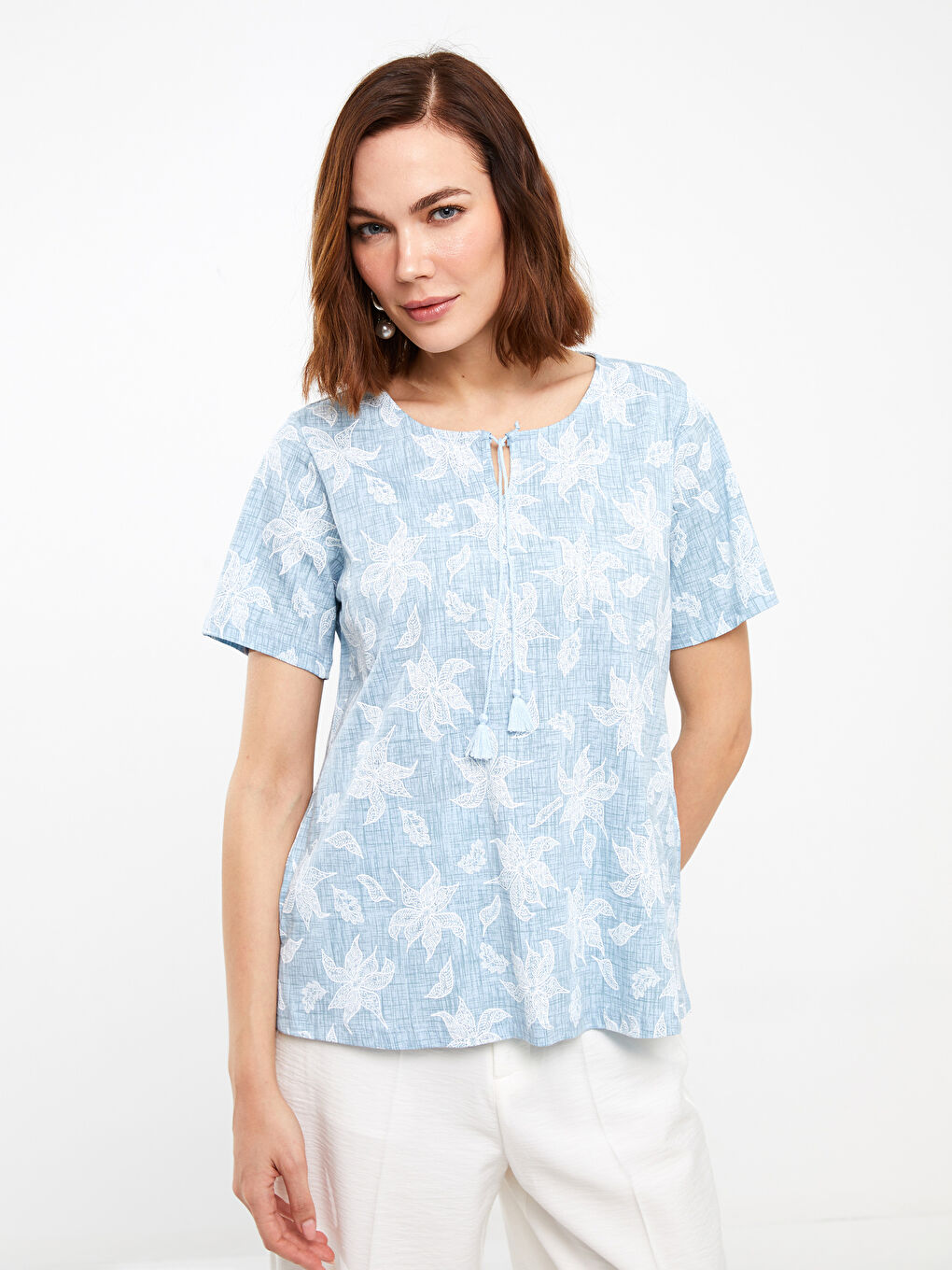 Mavi Bağlamalı Yaka Desenli Kısa Kollu Kadın Bluz-2