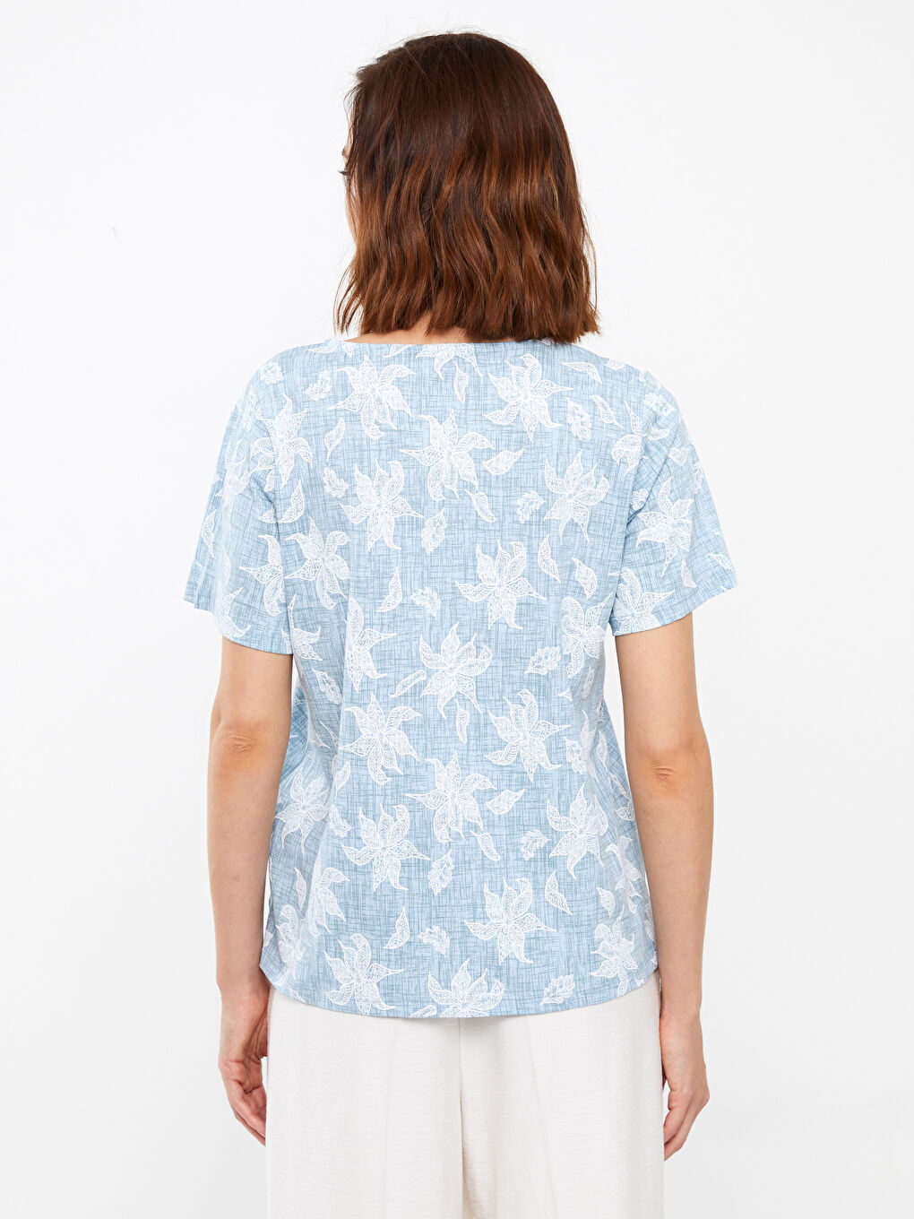 Mavi Bağlamalı Yaka Desenli Kısa Kollu Kadın Bluz-4