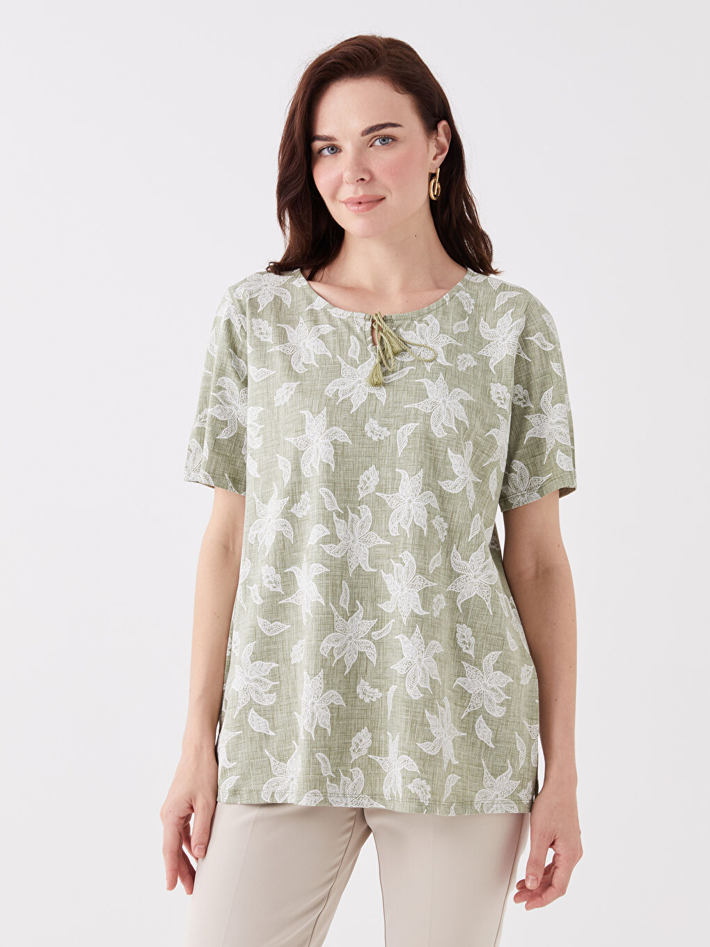 Yeşil Bağlamalı Yaka Desenli Kısa Kollu Kadın Bluz