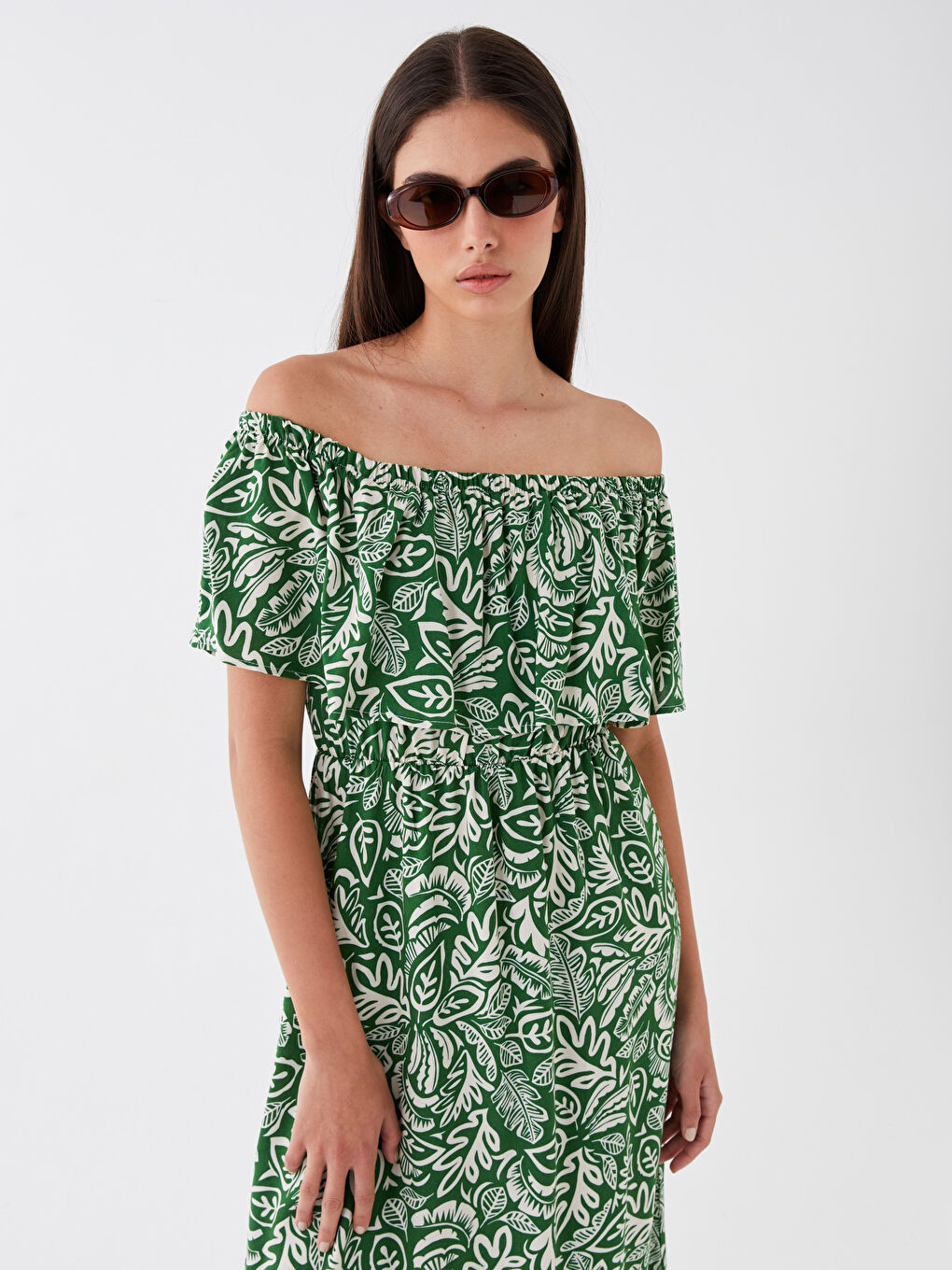 فستان نسائي منقوش بياقة سلاش وأكمام قصيرة-1