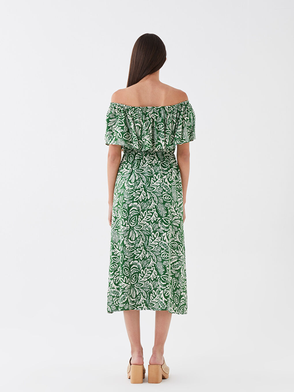 فستان نسائي منقوش بياقة سلاش وأكمام قصيرة-4