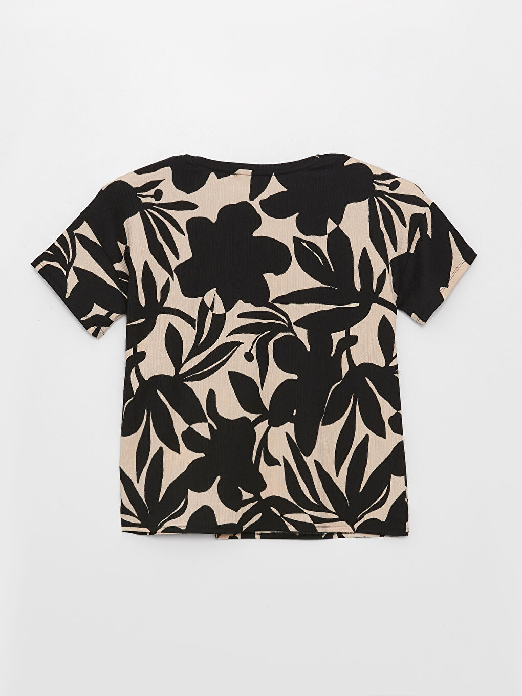 Siyah Bisiklet Yaka Desenli Kısa Kollu Oversize Kadın Tişört-6