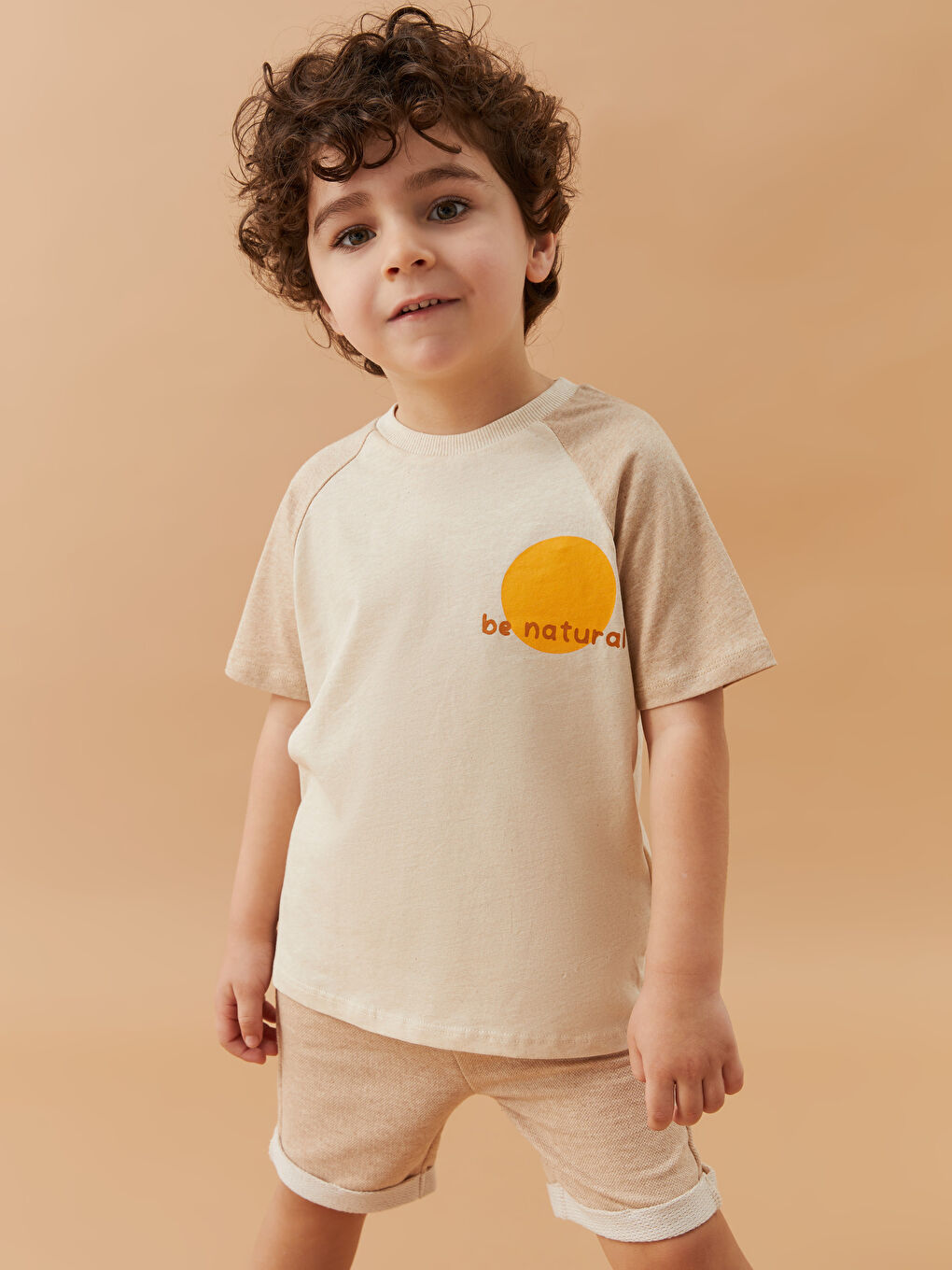 Bej Bisiklet Yaka Kısa Kollu Baskılı Erkek Tişört-2