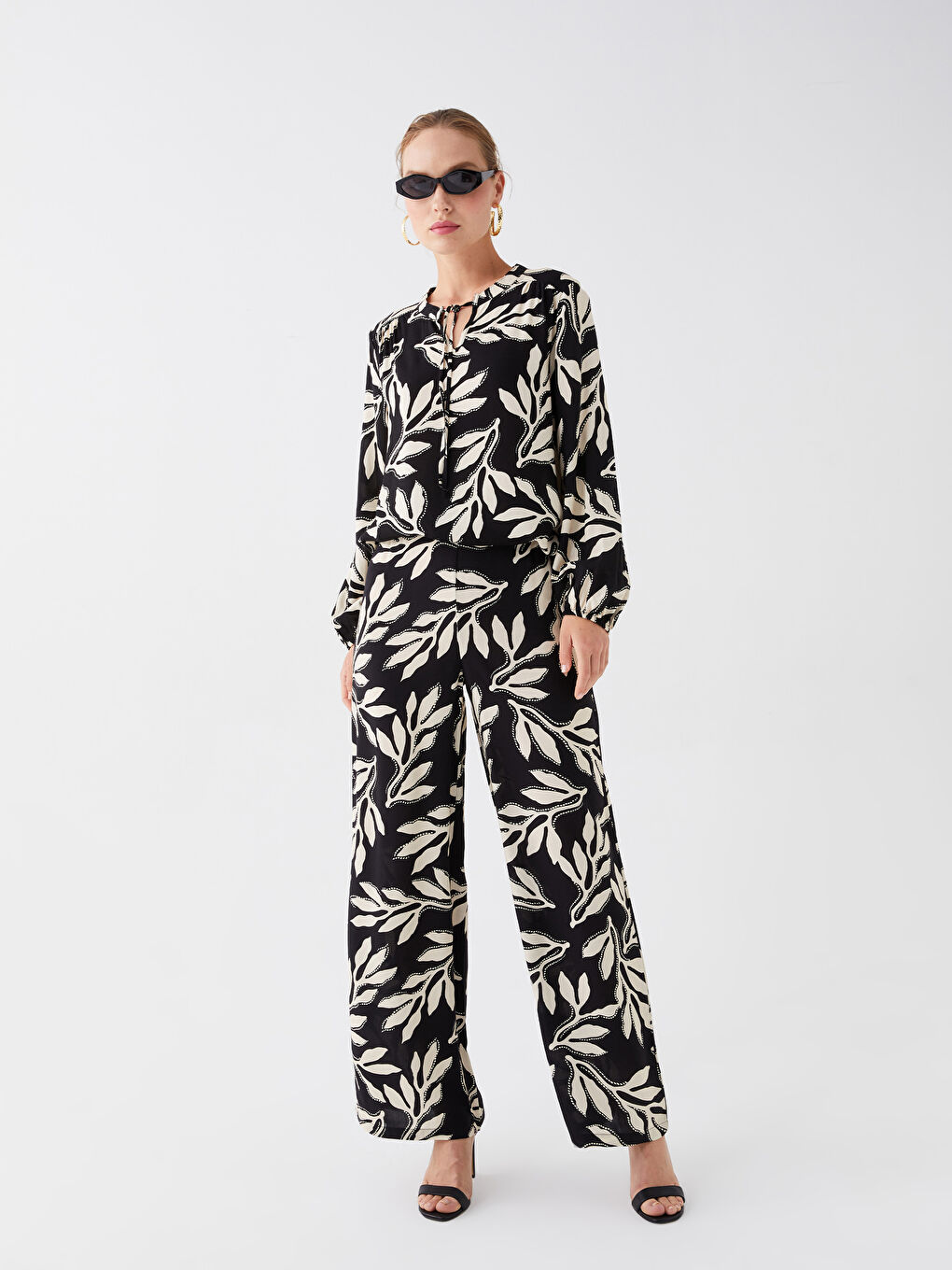 Elasticated Waist Relaxed Fit Patterned Women's Trousers-1