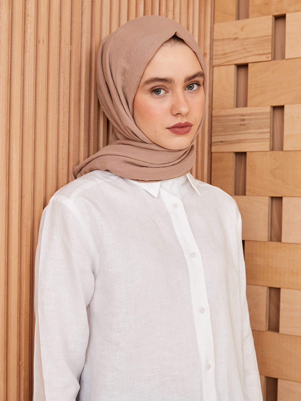 Kahverengi Kadın Dokuma Şal