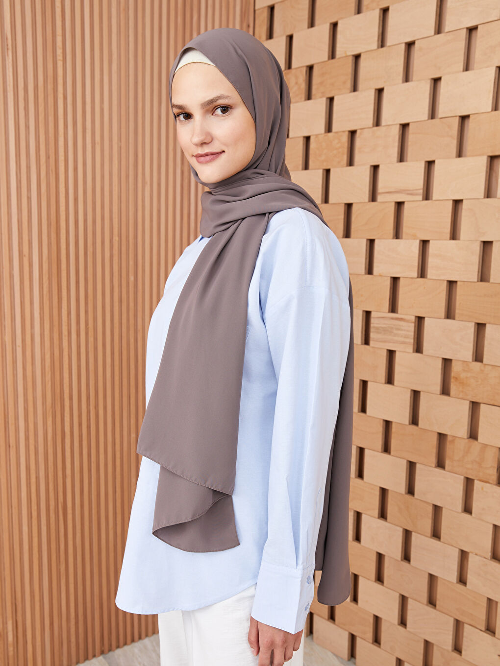 Kahverengi Kadın Dokuma Şal