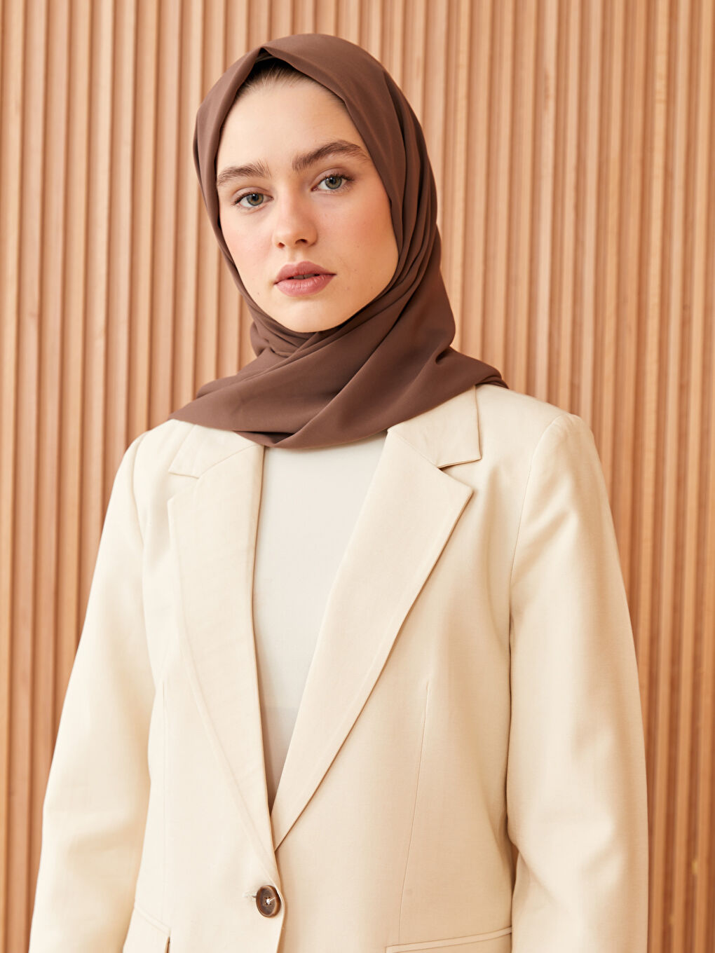 وشاح منسوج للسيدات-1