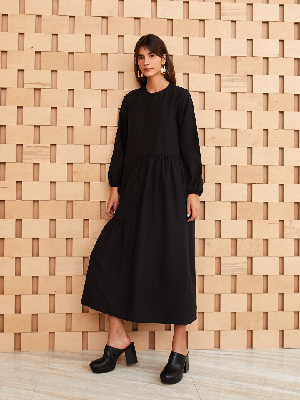 Siyah Bisiklet Yaka Düz Uzun Kollu Poplin Kadın Elbise