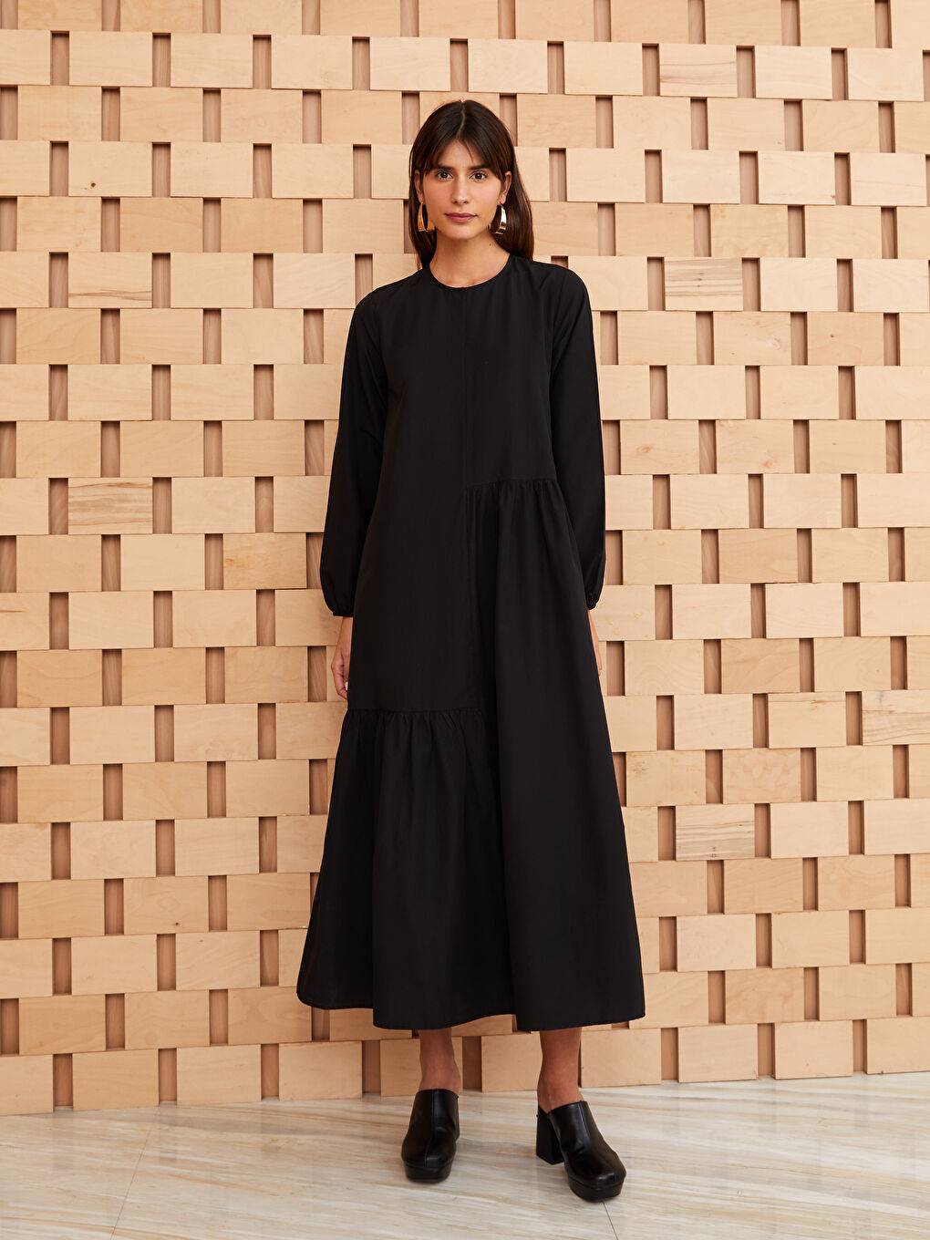 Siyah Bisiklet Yaka Düz Uzun Kollu Poplin Kadın Elbise-1