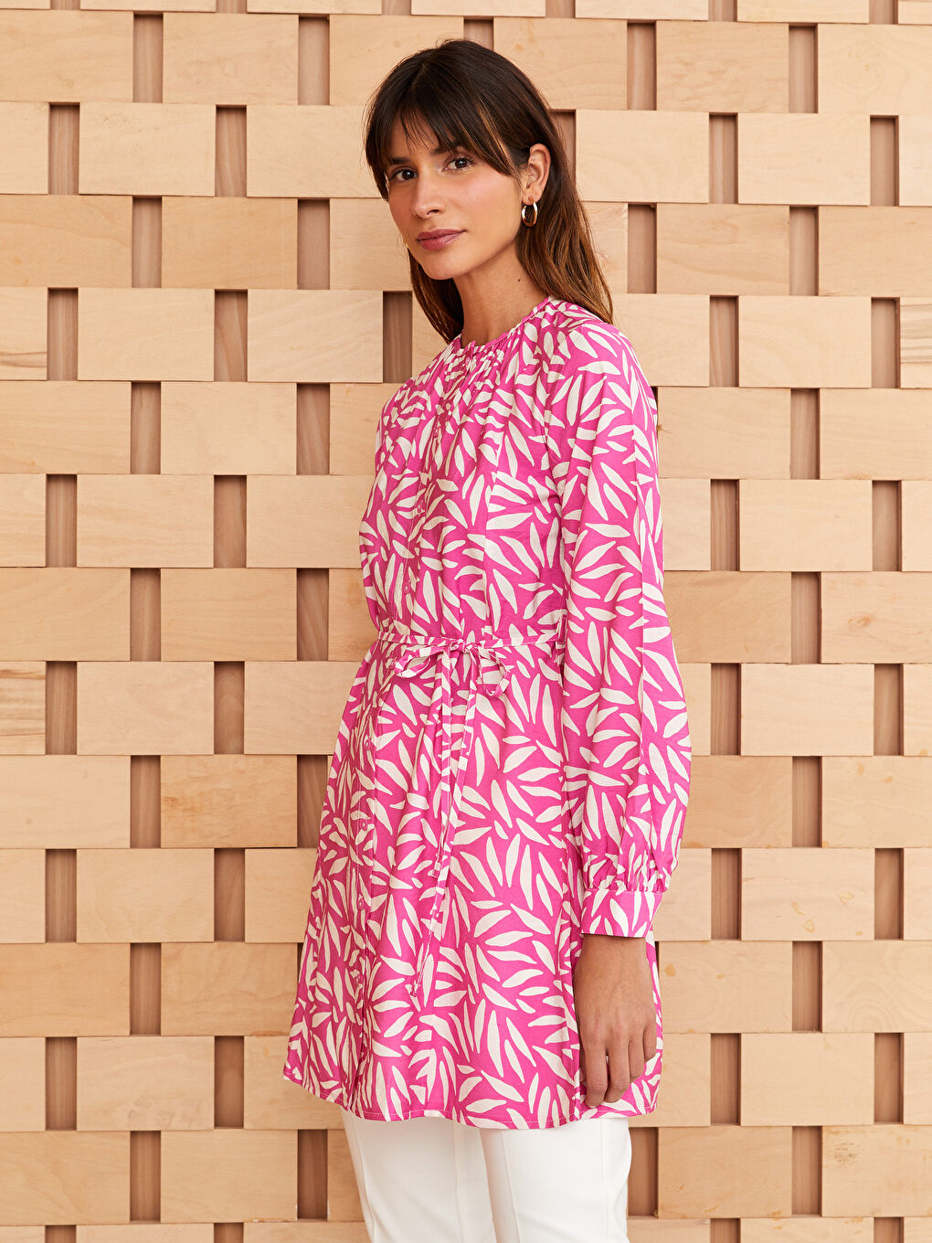 Әйелдерге арналған ұзын жеңді өрнекті дөңгелек жағалы туника-1